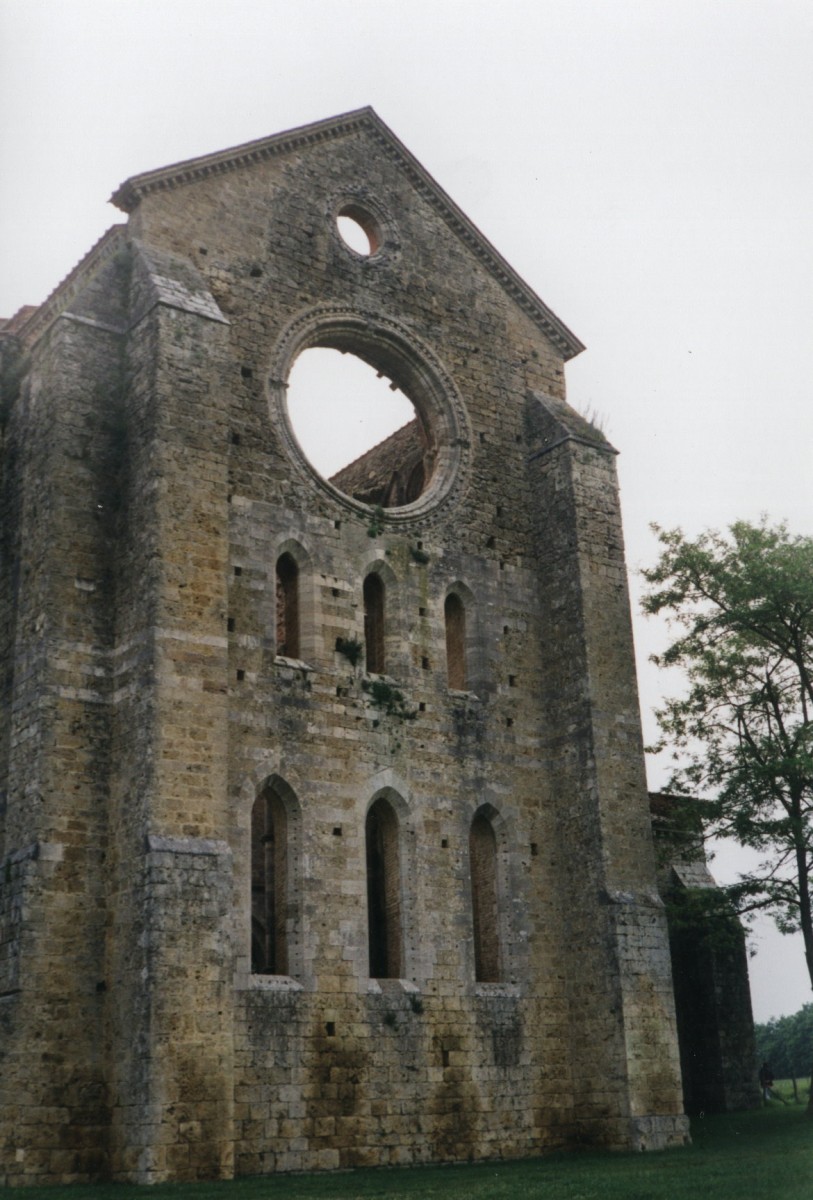 28-05-98 - San Galgano - ancienne abbaye cistercienne.jpg